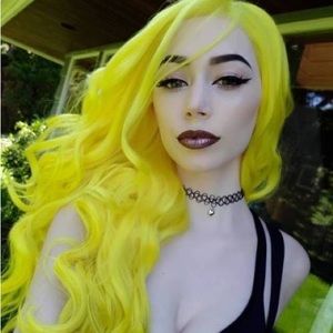 💫 24” YELLOW BODY WAVY LACE FRONT WIG *NEW*